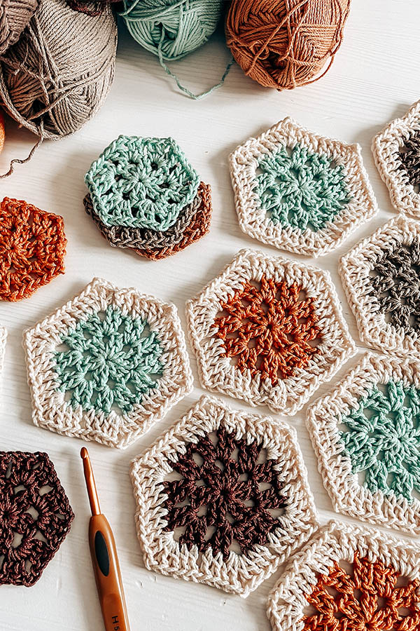 Best top 10 free crochet patterns for beginners - CJ Design Blog
