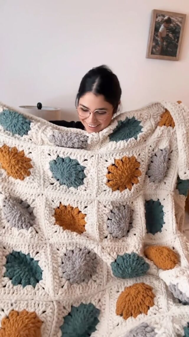 Crochet a Chunky Blanket in 4.5 hours – Free pattern - CJ Design Blog