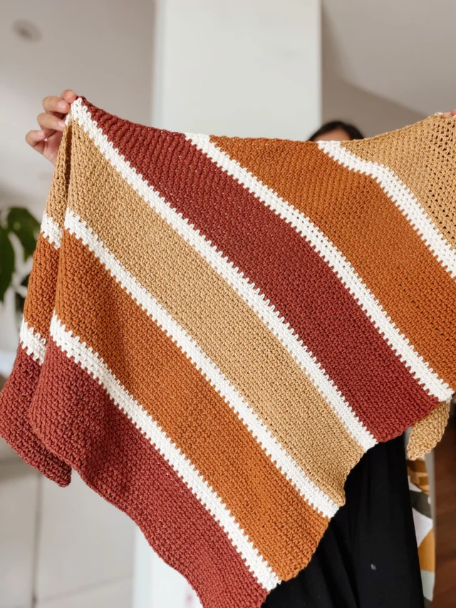 How To Knit The Nora Infinity Scarf – Free Pattern - CJ Design Blog